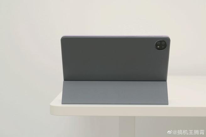 对了,vivo pad2这次易用性提升很大的一方面我觉得和官方推出的几款配